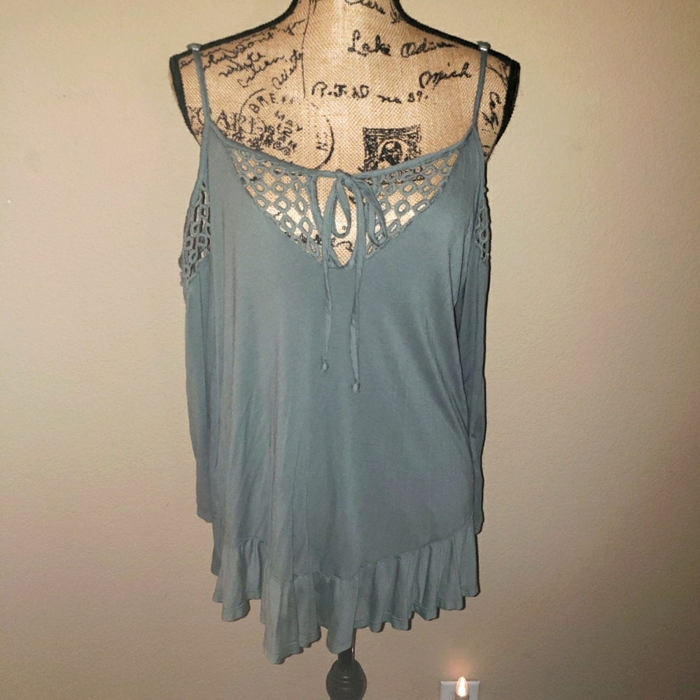 😍 EUC Women's Cold Shoulder Bell-sleeve Top Size: L Olive Green